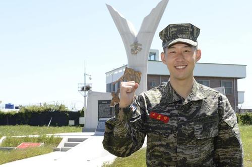 손흥민 해병대 군사훈련 성적1등…축구도 군생활도 