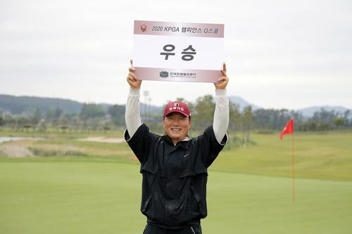 이상식, KPGA 챔피언스투어 퀄리파잉스쿨 수석 합격