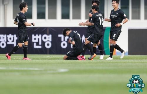 김남일호 성남 3경기 연속 무패…강원 원정서 1-1 무승부