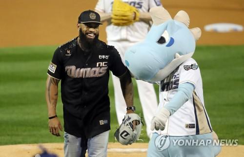 테임즈 KBO는 무관중에도 응원 소리 들리던데, MLB는 어떨까