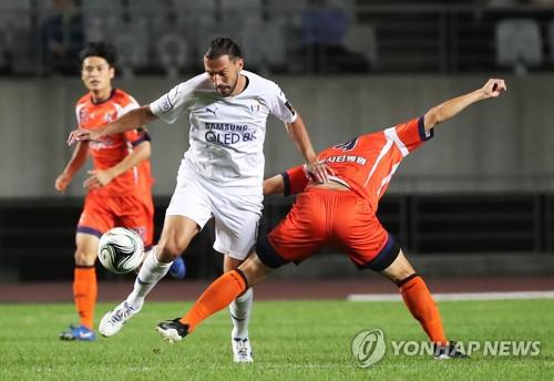 [프로축구 개막] ④ 돌아온 이청용·집 바뀐 김보경…