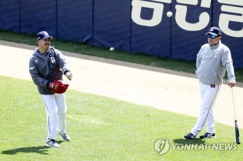 김태형 두산 감독 최고 팬 서비스는 승리…김재환이 키