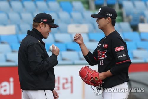 이강철 감독의 쓴소리…김민, 자신을 냉정하게 바라봐야