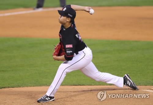 막내구단 kt 신인 소형준, 두산 상대로 5이닝 2실점 화려한 데뷔